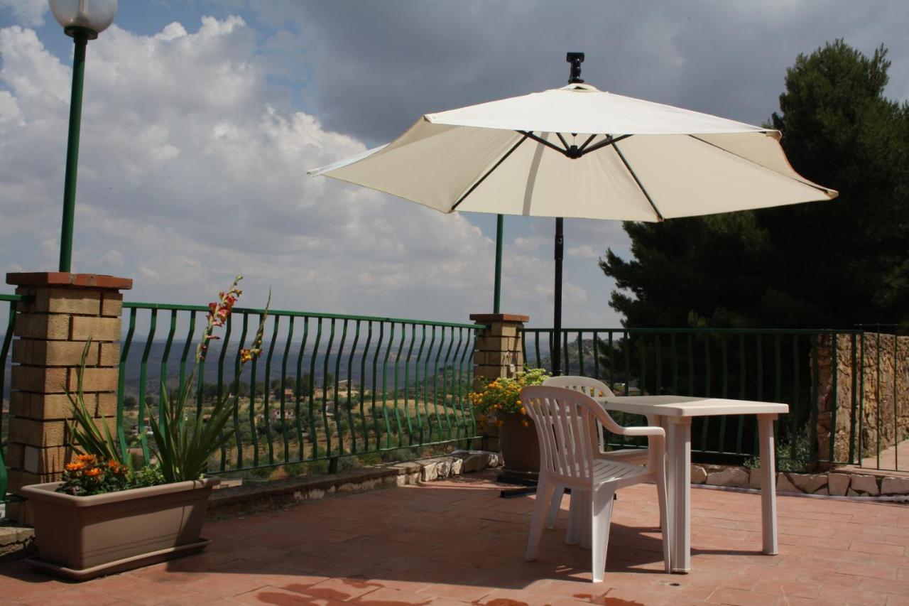 B&B Borgo Pileri Mazzarino Exterior photo